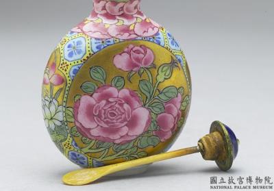 图片[2]-Glass-body painted enamel snuff bottle with flowers of the four seasons, Qing dynasty, Qianlong reign (1736-1795)-China Archive